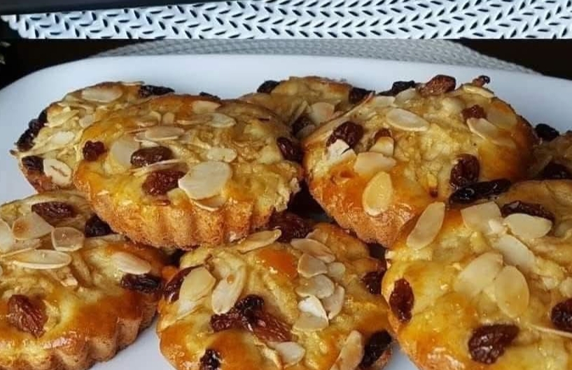 Apple, Raisin, and Almond Muffins