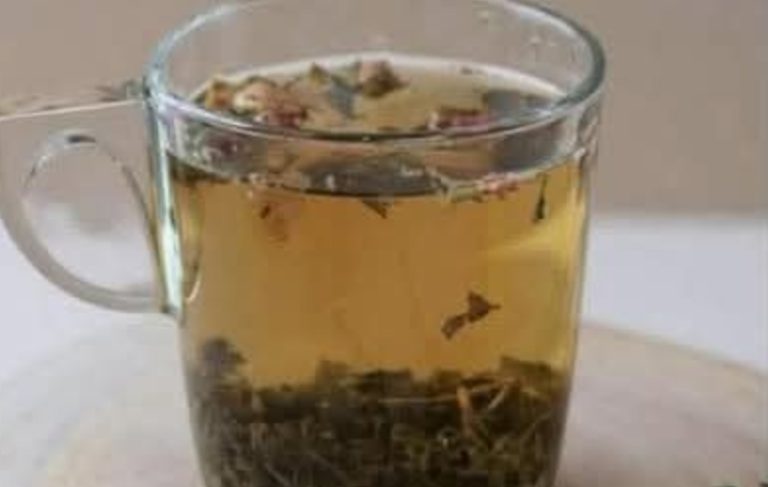 8 Benefits and Uses of Thyme