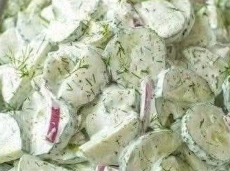 Creamy Cucumber Salad with Dill and Red Onion: The Cool, Crisp Classic Your Summer Table Needs