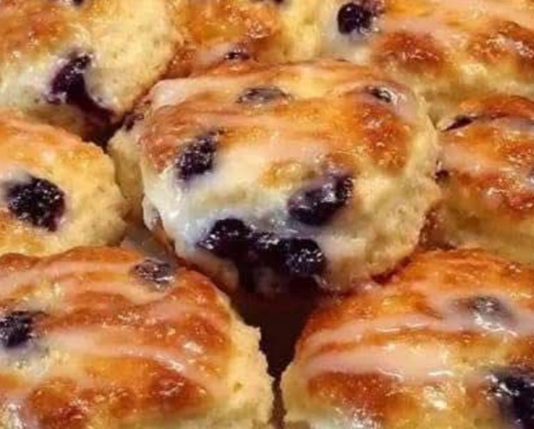 Sweet Blueberry Biscuits: Fluffy, Buttery & Bursting with Juicy Berries